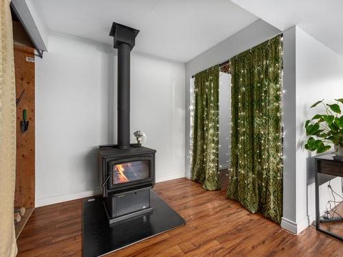 565 Summers Street, Lillooet, BC - Indoor With Fireplace