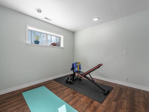 565 Summers Street, Lillooet, BC - Indoor Photo Showing Gym Room