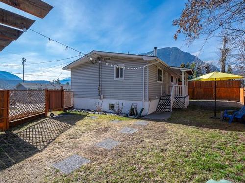 565 Summers Street, Lillooet, BC - Outdoor With Exterior