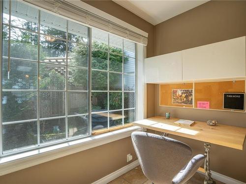 2411 Mill Bay Rd, Mill Bay, BC - Indoor Photo Showing Office