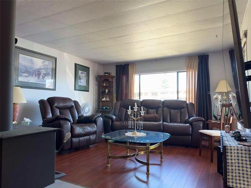 27-9589 Chancellor Hts, Port Hardy, BC - Indoor Photo Showing Living Room