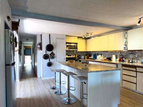 27-9589 Chancellor Hts, Port Hardy, BC - Indoor Photo Showing Kitchen