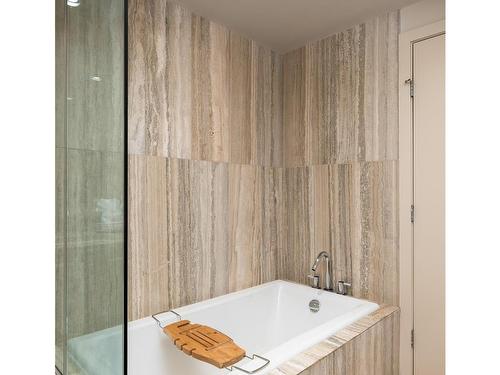 1406-707 Courtney St, Victoria, BC - Indoor Photo Showing Bathroom