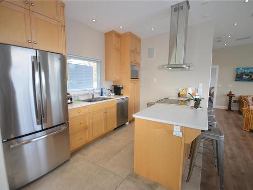 1019 Vancouver Ave, Nanaimo, BC - Indoor Photo Showing Kitchen