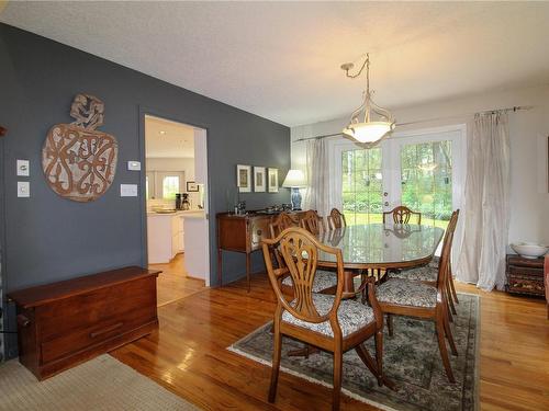 10986 Heather Rd, North Saanich, BC - Indoor Photo Showing Dining Room