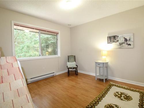 10986 Heather Rd, North Saanich, BC - Indoor Photo Showing Bedroom