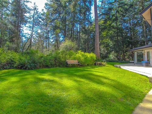 10986 Heather Rd, North Saanich, BC - Outdoor With Backyard