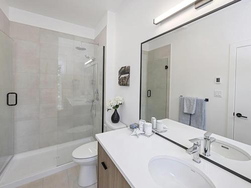10-2330 Sooke Rd, Colwood, BC - Indoor Photo Showing Bathroom