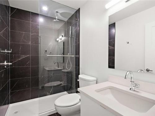 701-1628 Store St, Victoria, BC - Indoor Photo Showing Bathroom