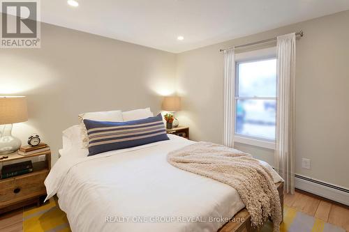 24 Grassmere Crt, Oshawa, ON - Indoor Photo Showing Bedroom