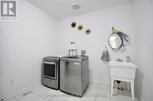 55 Cheevers Road, Brantford, ON - Indoor Photo Showing Laundry Room
