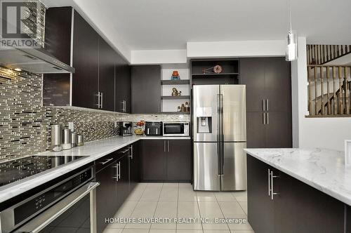 55 Cheevers Rd, Brantford, ON - Indoor Photo Showing Kitchen With Upgraded Kitchen
