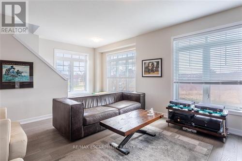 117 Hibiscus Lane, Hamilton, ON - Indoor Photo Showing Living Room