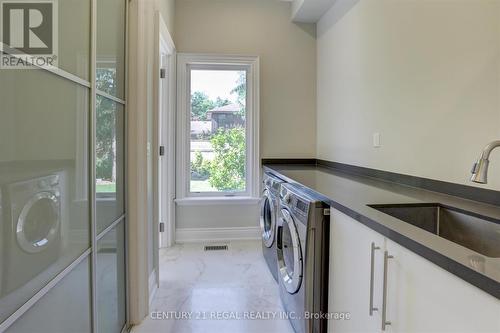 2086 Autumn Breeze Dr S, Mississauga, ON - Indoor Photo Showing Laundry Room