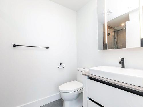 Salle de bains attenante Ã  la CCP - 4607-720 Rue St-Jacques, Montréal (Ville-Marie), QC - Indoor Photo Showing Bathroom
