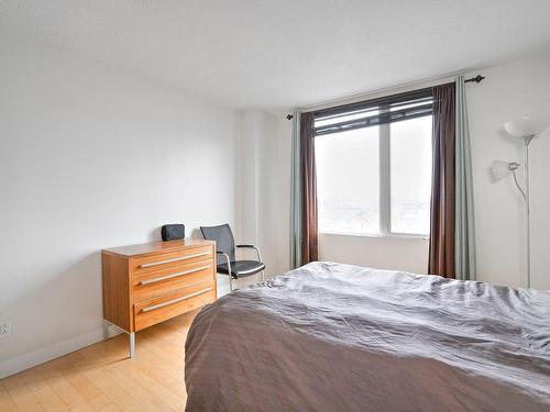 Master bedroom - 821-4885 Boul. Henri-Bourassa O., Montréal (Saint-Laurent), QC - Indoor Photo Showing Bedroom