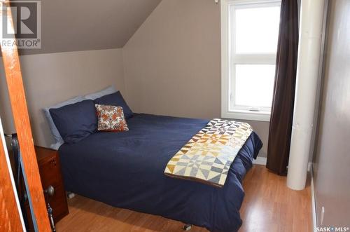 411 4Th Avenue E, Assiniboia, SK - Indoor Photo Showing Bedroom