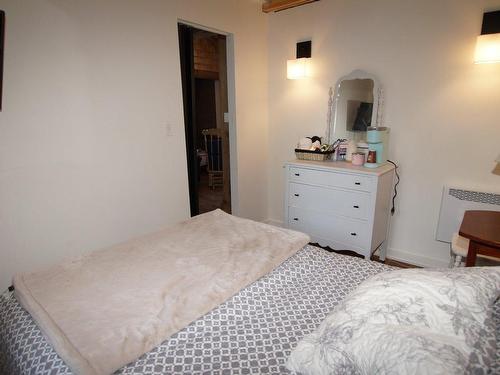 Master bedroom - 30 Rue De La Baie, Saint-Alphonse-Rodriguez, QC - Indoor Photo Showing Bedroom