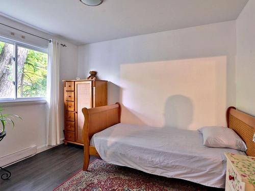 Chambre Ã Â coucher - 48 Rue Dolin, Laval (Auteuil), QC - Indoor Photo Showing Bedroom