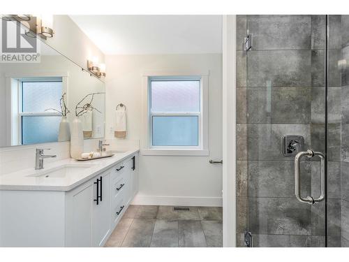 1556 Tower Ranch Drive, Kelowna, BC - Indoor Photo Showing Bathroom
