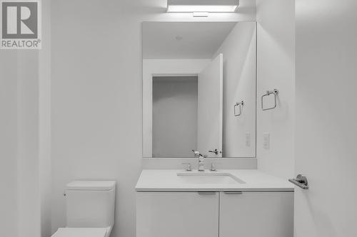 4071 Lakeshore Road Unit# 101, Kelowna, BC - Indoor Photo Showing Bathroom