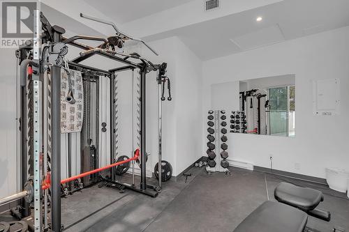 4071 Lakeshore Road Unit# 101, Kelowna, BC - Indoor Photo Showing Gym Room