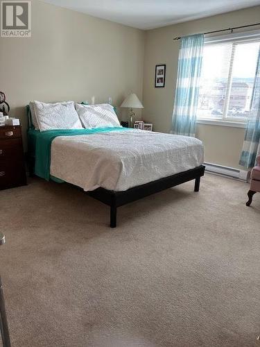 265 Froelich Road Unit# 312, Kelowna, BC - Indoor Photo Showing Bedroom