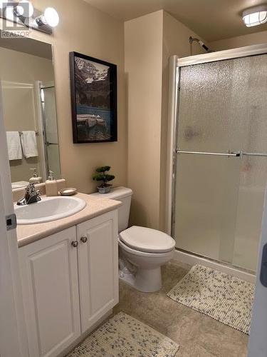 265 Froelich Road Unit# 312, Kelowna, BC - Indoor Photo Showing Bathroom