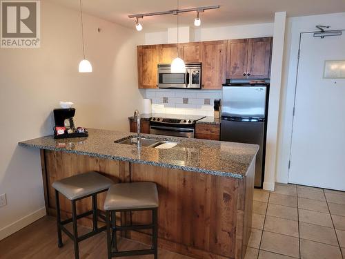 4200 Lakeshore Drive Unit# 235, Osoyoos, BC - Indoor Photo Showing Kitchen With Double Sink