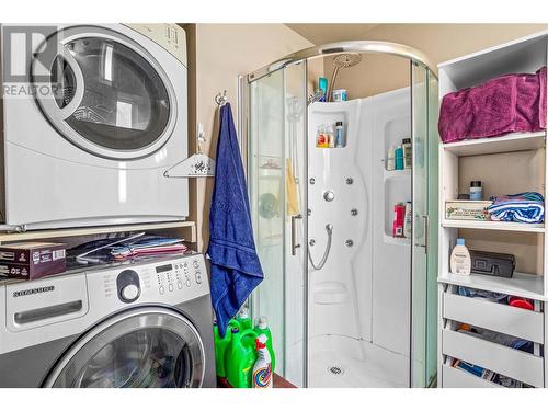 460 Mcdonald Road, Kelowna, BC - Indoor Photo Showing Laundry Room