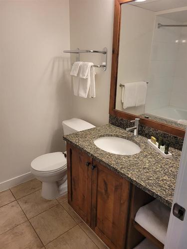4200 Lakeshore Drive Unit# 332, Osoyoos, BC - Indoor Photo Showing Bathroom