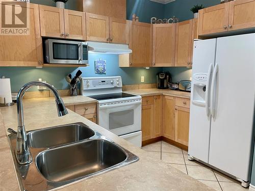 1118 Riverside Avenue Unit# A204, Sicamous, BC - Indoor Photo Showing Kitchen With Double Sink