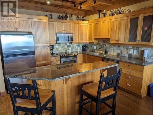 250 Feathertop Road Unit# 213, Big White, BC - Indoor Photo Showing Kitchen With Double Sink