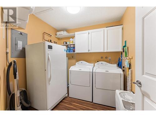 539 Sutherland Avenue Unit# 106, Kelowna, BC - Indoor Photo Showing Laundry Room