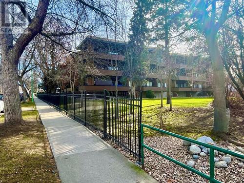 539 Sutherland Avenue Unit# 106, Kelowna, BC - Outdoor