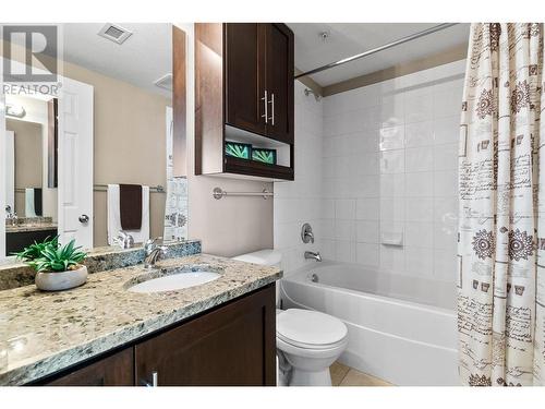1088 Sunset Drive Unit# 442, Kelowna, BC - Indoor Photo Showing Bathroom
