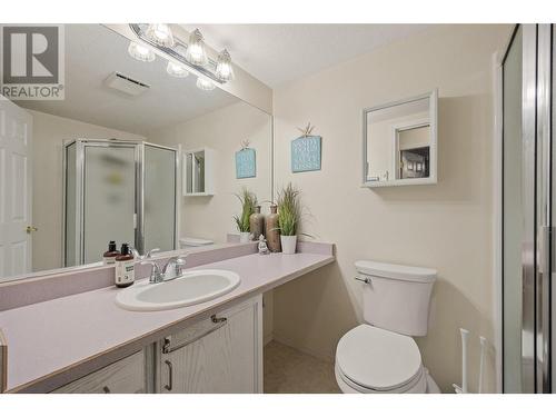 200 Hollywood Road N Unit# 204, Rutland, BC - Indoor Photo Showing Bathroom