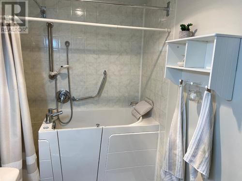 272 Green Avenue Unit# 408, Penticton, BC - Indoor Photo Showing Bathroom