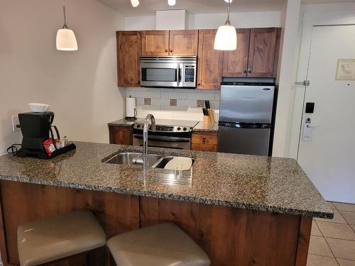 4200 Lakeshore Drive Unit# 244, Osoyoos, BC - Indoor Photo Showing Kitchen With Double Sink With Upgraded Kitchen