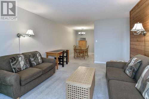 6430 Whiskey Jack Road Unit# 205, Big White, BC - Indoor Photo Showing Living Room