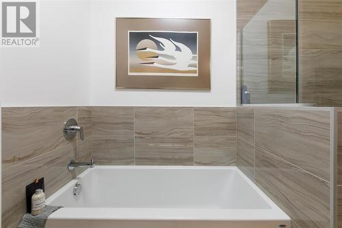 1588 Ellis Street Unit# Ph1, Kelowna, BC - Indoor Photo Showing Bathroom