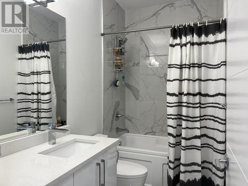 1354 Rutland Road, Kelowna, BC - Indoor Photo Showing Bathroom