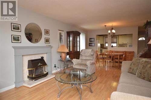 4303 27 Avenue Unit# 16, Vernon, BC - Indoor Photo Showing Living Room With Fireplace