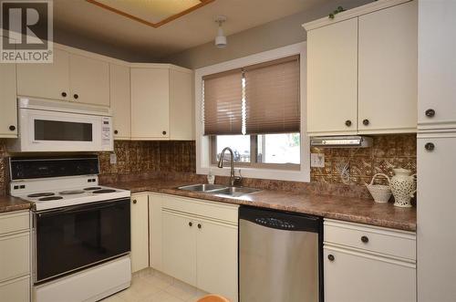 4303 27 Avenue Unit# 16, Vernon, BC - Indoor Photo Showing Kitchen With Double Sink