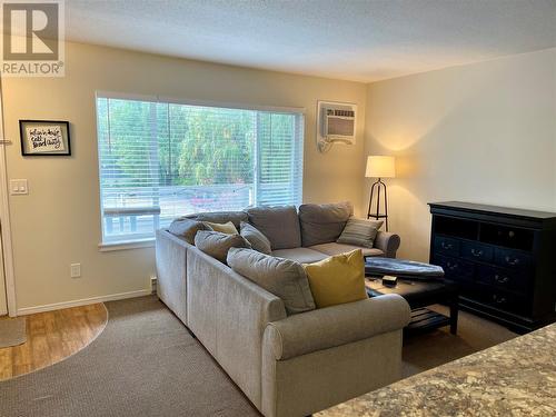 505 Browne Road Unit# 218, Vernon, BC - Indoor Photo Showing Living Room