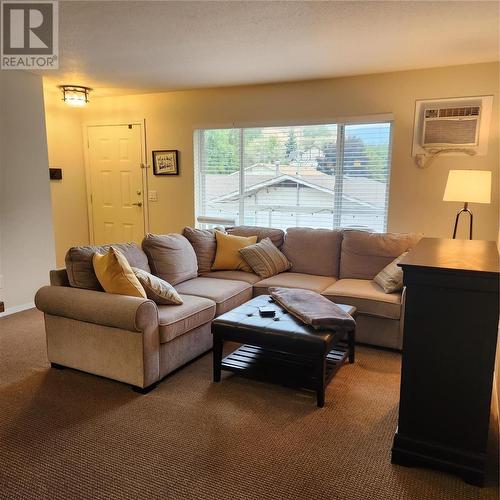 505 Browne Road Unit# 218, Vernon, BC - Indoor Photo Showing Living Room