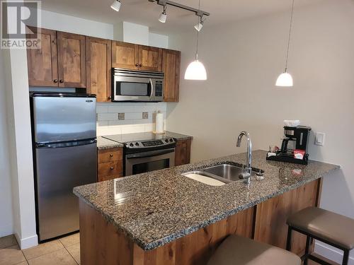 4200 Lakeshore Drive Unit# 334, Osoyoos, BC - Indoor Photo Showing Kitchen With Double Sink