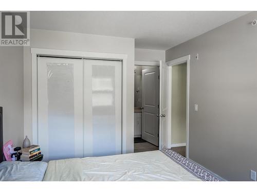 1481 Glenmore Road N Unit# 301, Kelowna, BC - Indoor Photo Showing Bedroom