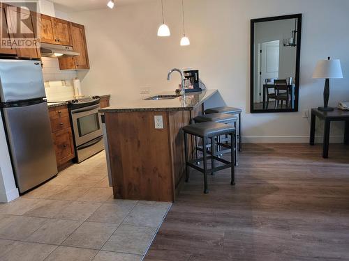 4200 Lakeshore Drive Unit# 211, Osoyoos, BC - Indoor Photo Showing Kitchen