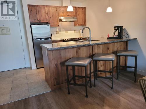 4200 Lakeshore Drive Unit# 211, Osoyoos, BC - Indoor Photo Showing Kitchen
